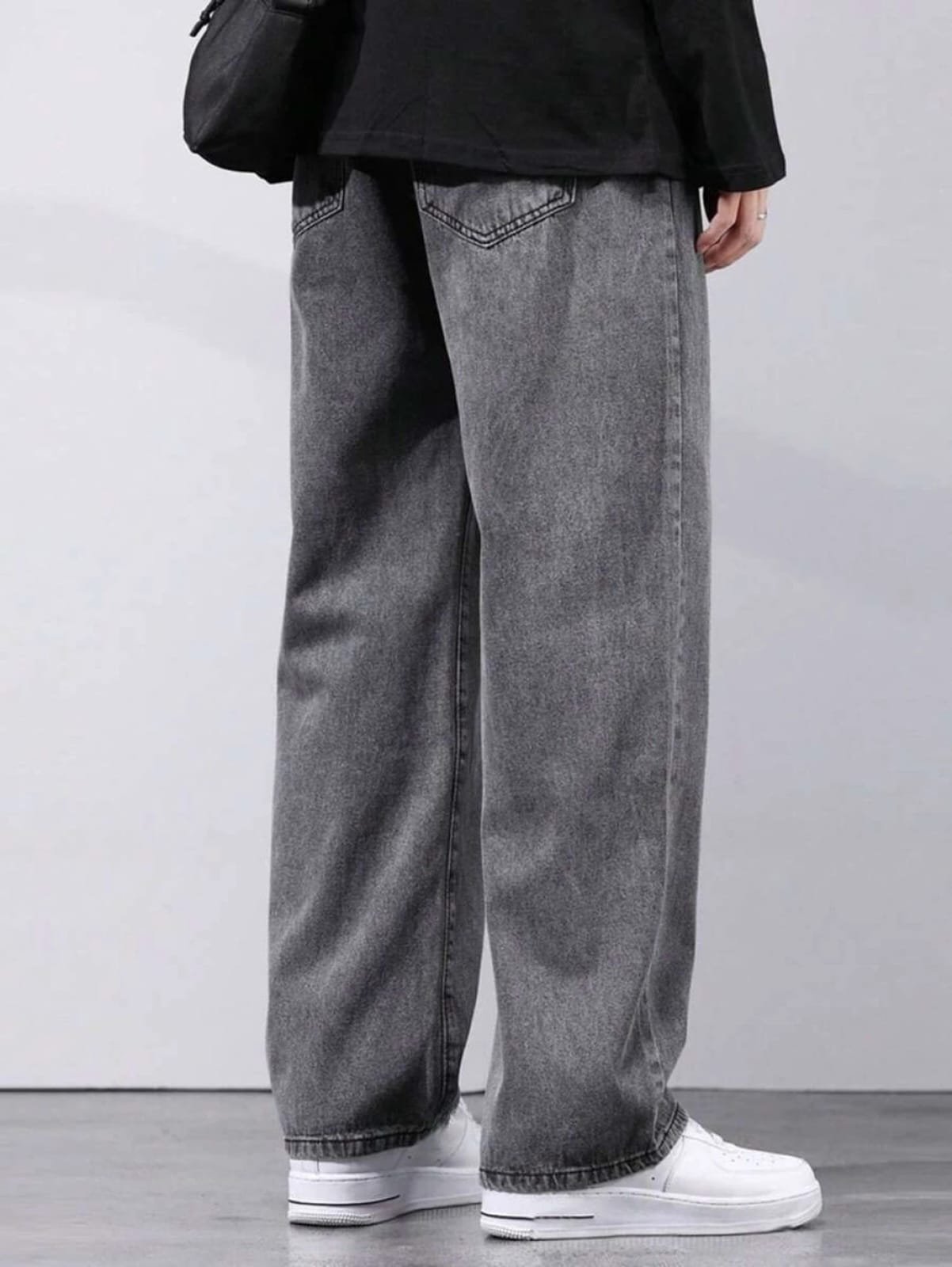 Men Straight Fit Mid Rise Grey Jeans
