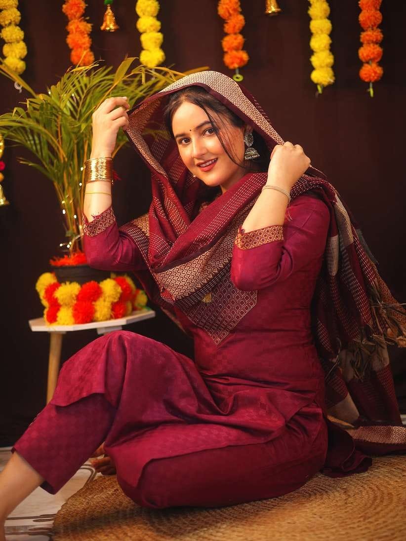 Maroon Women’s Kurta & Pant Set